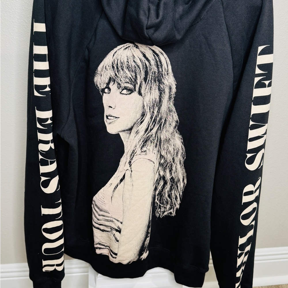 Taylor Swift Black Oversized Graphic Sweatshirt